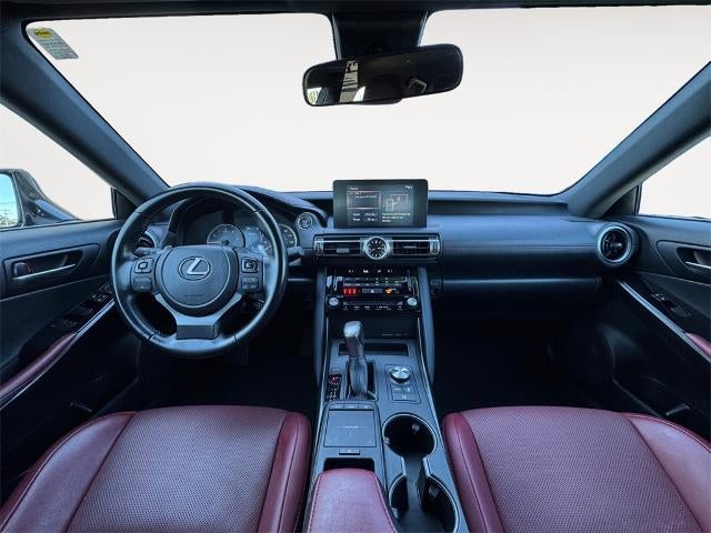 2022 Lexus IS 