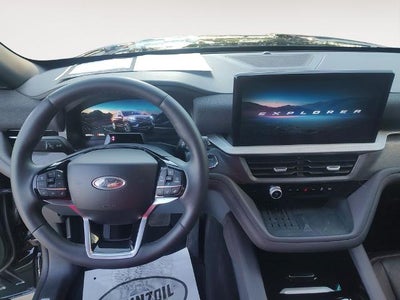 2025 Ford Explorer Platinum RWD