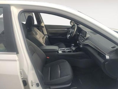2023 Nissan Altima 2.5 SV Sedan