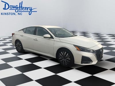 2023 Nissan Altima 2.5 SV Sedan