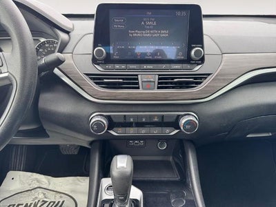 2024 Nissan Altima 2.5 SV Sedan