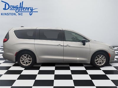 2024 Chrysler Pacifica Touring L FWD