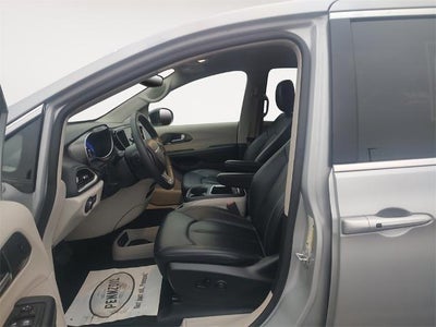 2024 Chrysler Pacifica Touring L FWD