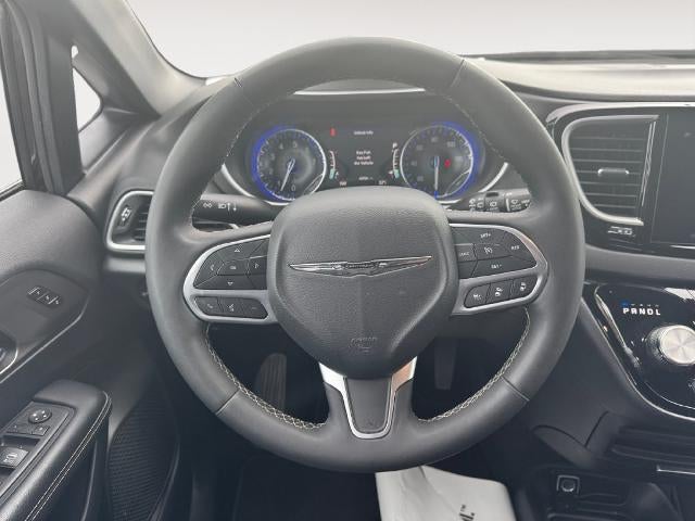 2025 Chrysler Pacifica Select FWD