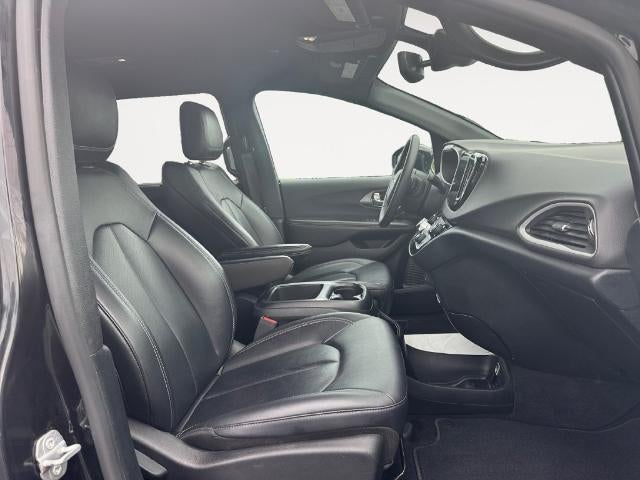 2025 Chrysler Pacifica Select FWD