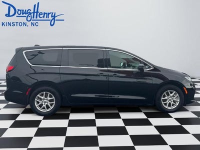 2025 Chrysler Pacifica Select FWD