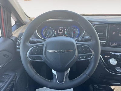 2025 Chrysler Pacifica Select FWD