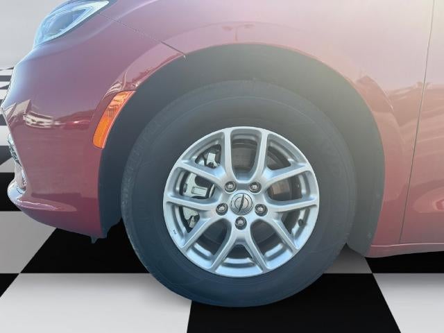 2025 Chrysler Pacifica Select FWD