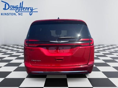 2025 Chrysler Pacifica Select FWD
