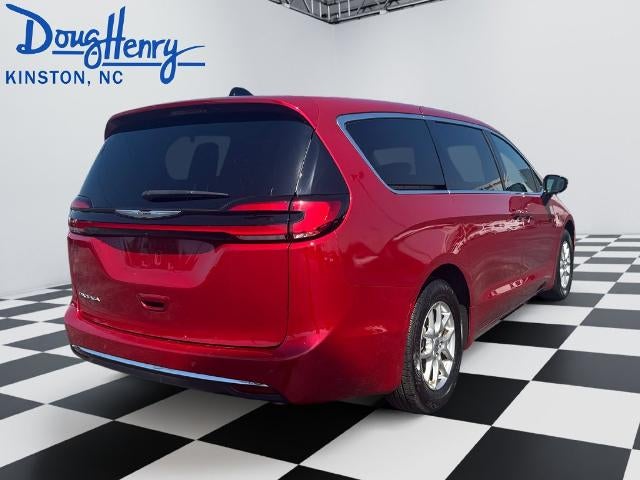 2025 Chrysler Pacifica Select FWD