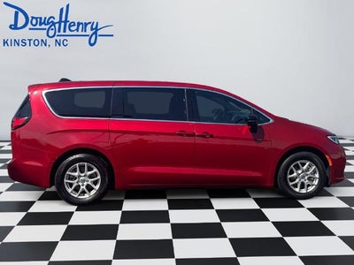 2025 Chrysler Pacifica Select FWD