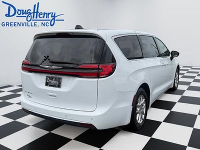 2025 Chrysler Pacifica Select FWD