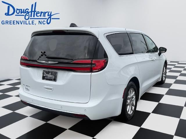 2025 Chrysler Pacifica Select FWD