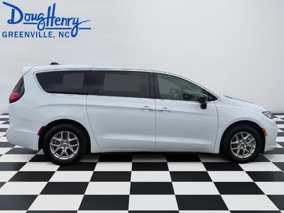 2025 Chrysler Pacifica Select FWD