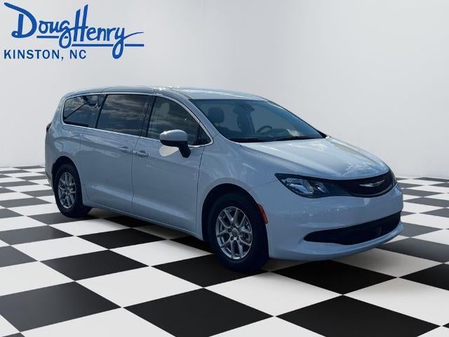 2023 Chrysler Voyager LX FWD