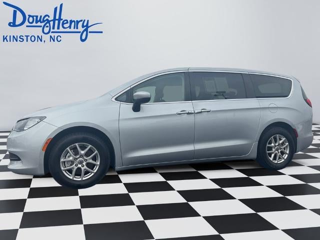 2023 Chrysler Voyager LX FWD
