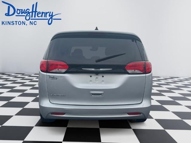 2023 Chrysler Voyager LX FWD