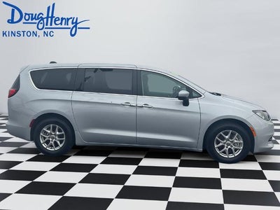 2023 Chrysler Voyager LX FWD