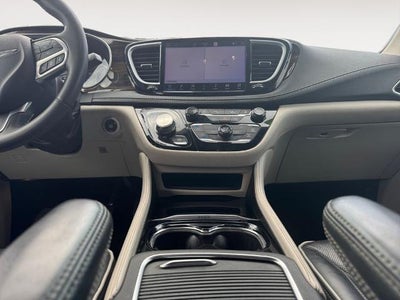 2023 Chrysler Pacifica Limited FWD