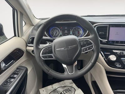 2023 Chrysler Pacifica Limited FWD
