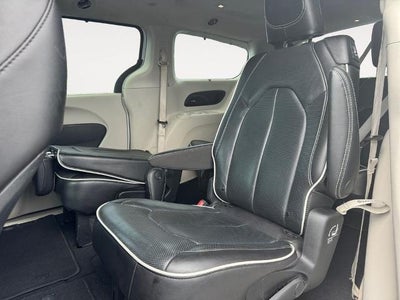 2023 Chrysler Pacifica Limited FWD