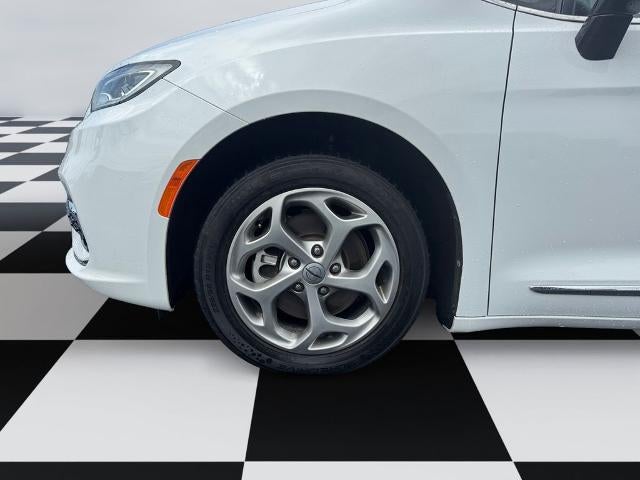 2023 Chrysler Pacifica Limited FWD
