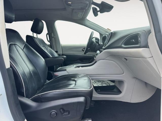 2023 Chrysler Pacifica Limited FWD