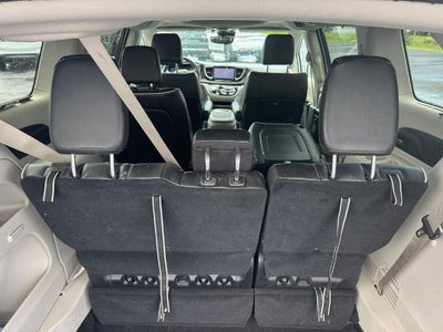 2023 Chrysler Pacifica Limited FWD