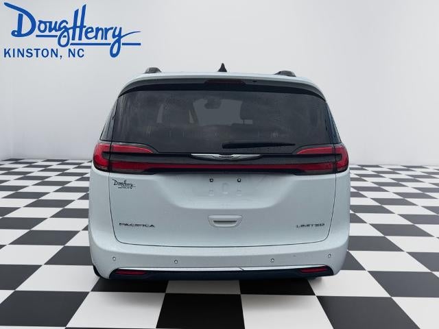 2023 Chrysler Pacifica Limited FWD