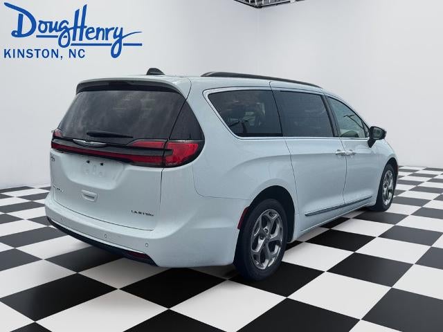 2023 Chrysler Pacifica Limited FWD
