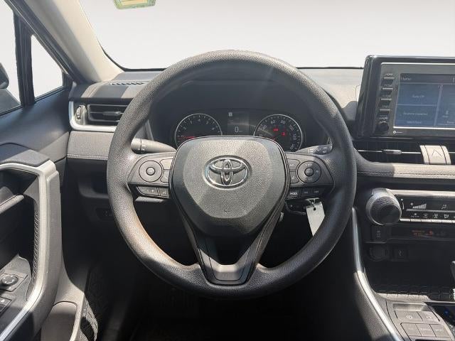 2022 Toyota RAV4 LE FWD (GS)