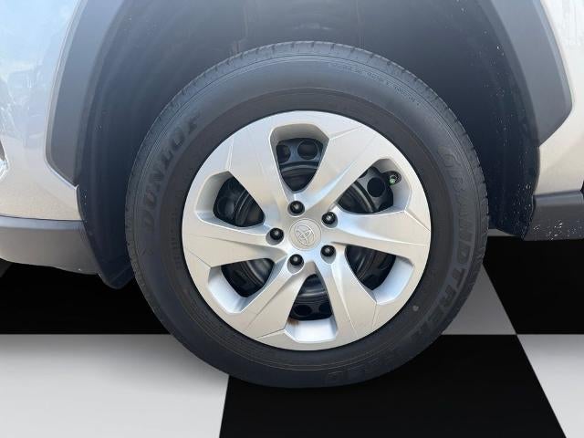 2022 Toyota RAV4 LE FWD (GS)
