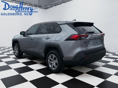 2022 Toyota RAV4 LE FWD (GS)
