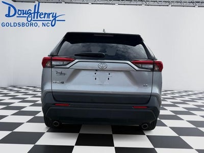 2022 Toyota RAV4 LE FWD (GS)
