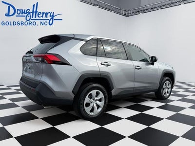 2022 Toyota RAV4 LE FWD (GS)