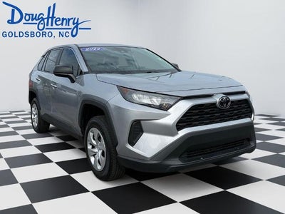 2022 Toyota RAV4 LE FWD (GS)