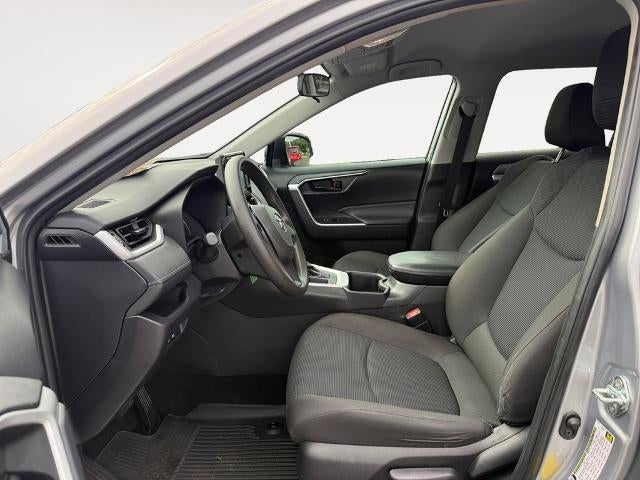 2022 Toyota RAV4 LE FWD (GS)