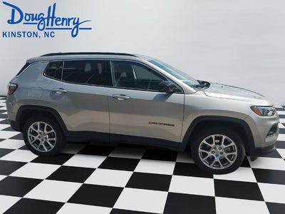 2022 Jeep Compass Latitude Lux