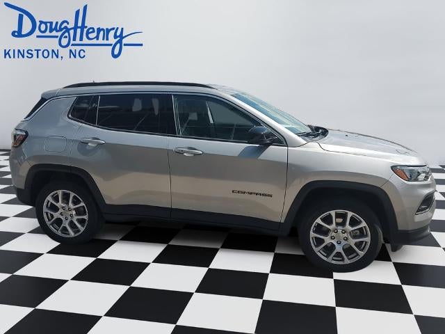 2022 Jeep Compass Latitude Lux