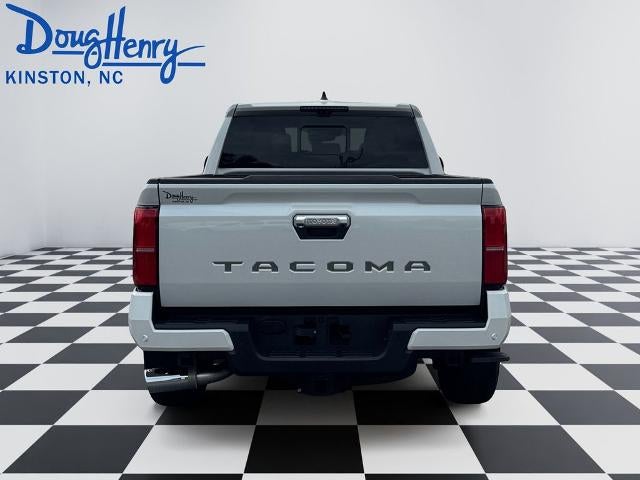 2025 Toyota Tacoma 4WD 4WD SR Double Cab 5' Bed MT (Natl)