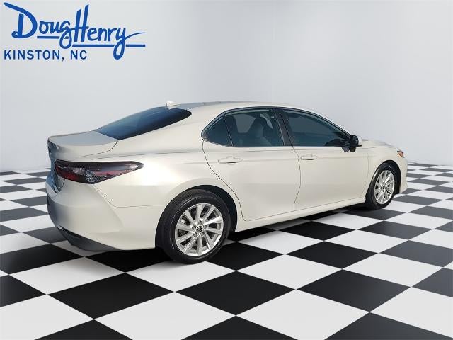 2023 Toyota Camry LE Auto (SE)