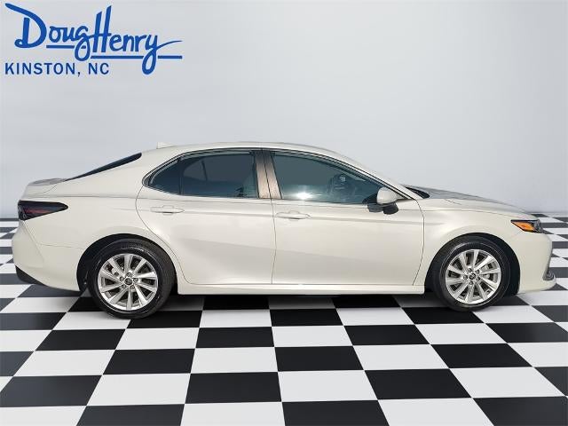 2023 Toyota Camry LE Auto (SE)