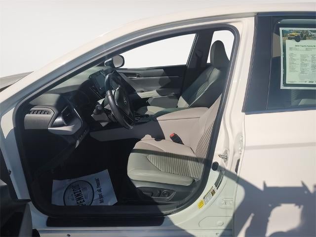 2024 Toyota Camry SE Auto (SE)