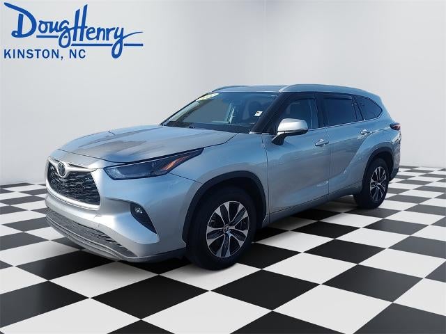 2022 Toyota Highlander XLE FWD (Natl)