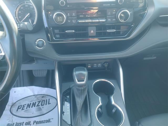 2022 Toyota Highlander XLE FWD (Natl)