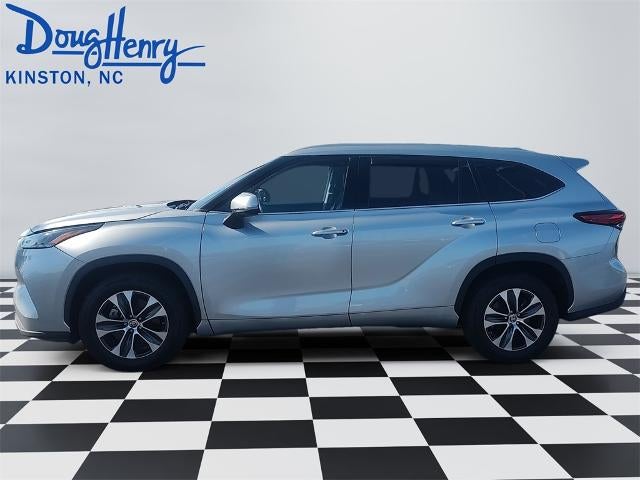 2022 Toyota Highlander XLE FWD (Natl)