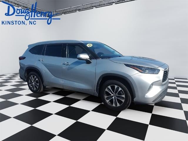 2022 Toyota Highlander XLE FWD (Natl)