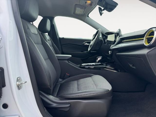 2025 Chevrolet Trax FWD 4dr LT