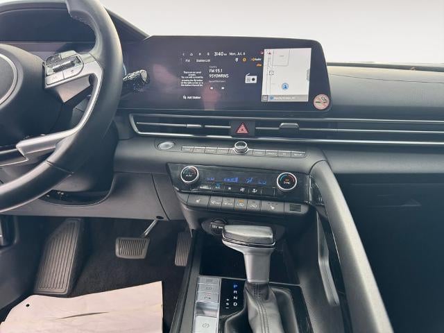 2024 Hyundai ELANTRA Limited IVT
