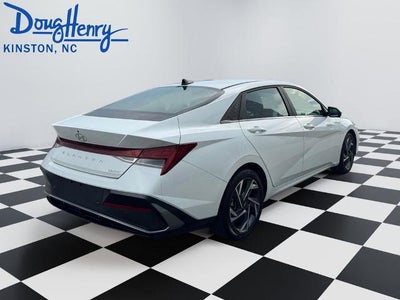 2024 Hyundai ELANTRA Limited IVT
